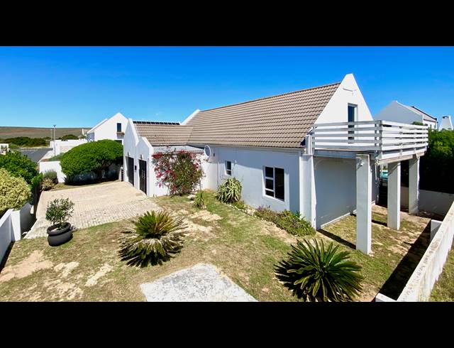 3 BEDROOM HOUSE FOR SALE IN GOLDEN MILE
